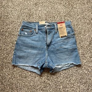 High Rise Levi Shorts